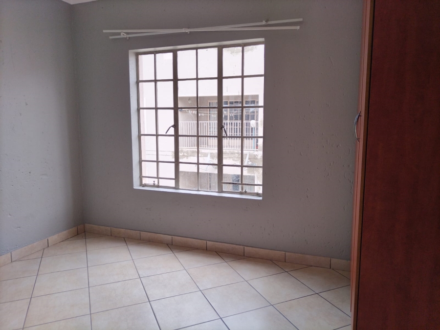 2 Bedroom Property for Sale in Waterval East North West